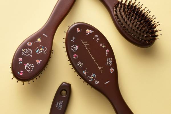 ジョンマスターオーガニック「ディズニープリンセス」限定デザインのヘアブラシ、白雪姫やベルなど