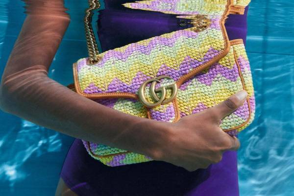 グッチ24年夏新作、ラフィア素材マルチカラー「GGマーモント」バッグや「グッチ リウェブ」スニーカー