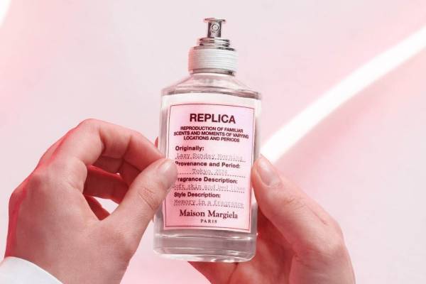 メゾン マルジェラ「レプリカ」フレグランス“桜色ラベル”カスタマイズ、渋谷パルコの新店でスタート