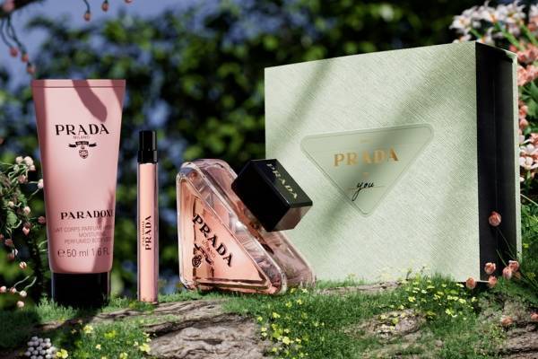 プラダ ビューティ「パラドックス」の24年夏フレグランスキット、“現品”香水＆ボディローションなど