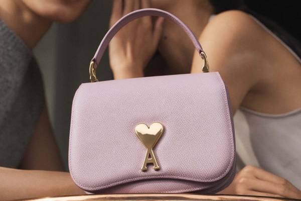 アミ“ハートロゴ”の「パリス パリス バッグ」限定色パステルライラックが銀座三越など3店舗に