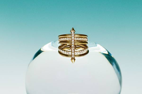 ティファニー×ファレル・ウィリアムスのジュエリー、“ポセイドンの三叉槍”モチーフのリングなど