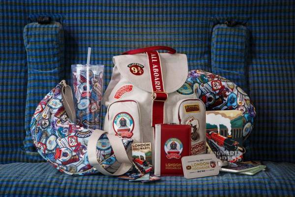 『ハリー・ポッター』トラベルアイテムがスタジオツアー東京で、「ホグワーツ特急」バックパックなど