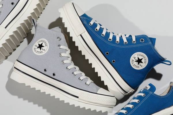 コンバース「オールスター」“ギザギザ”厚底スニーカーの新色、爽やかなコバルトブルー＆アイスグレー
