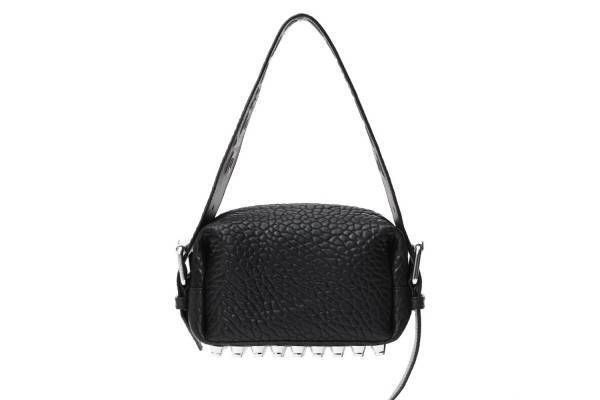 アレキサンダー ワン“底面スタッズ”の24年春夏新バッグ「リッコ」柔らかラムレザーボディで