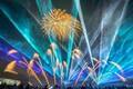熊本の花火大会「ファンタジックショー～花火と光と音のページェント」光＆音楽とシンクロ