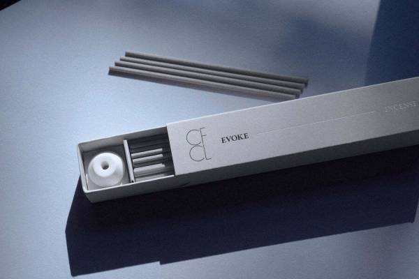 CFCL初のお香「イヴォーク」ラベンダーやフェンネルが織りなす瑞々しいフレグランス