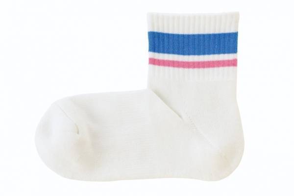 「無印良品」ショート丈靴下＆ハンカチがローソンイメージカラーに！“ブルー×ピンク”のボーダー柄