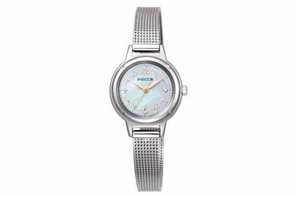 ウィッカ“夏の海辺”着想ウィメンズ腕時計、淡いラメ入りグラデ文字板で煌めく水面を表現