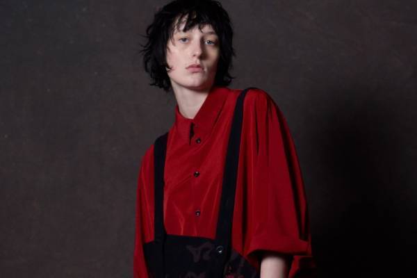 Y's24年秋ウィメンズ、ショート丈ジャケットやドルマンスリーブの半袖ブラウス