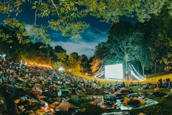 野外映画フェス「かつての水面と森の映画祭 2024」埼玉・毛呂山総合公園で『ラ・ラ・ランド』など上映