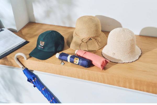 ポール ＆ ジョー アクセソワ24年夏の猫グッズ、刺繍入り帽子や“ベレー帽被った猫プリント”の長傘