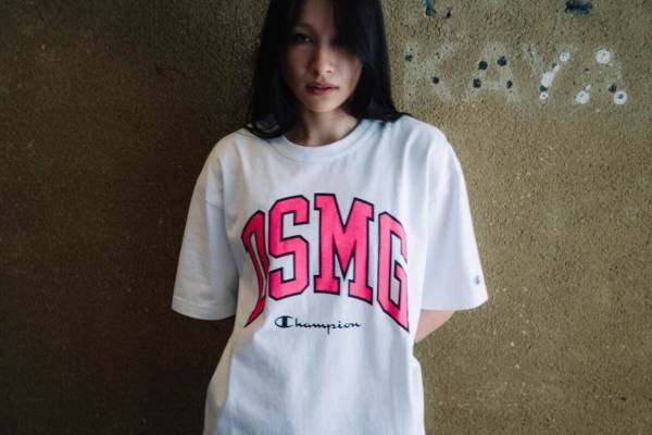 チャンピオン“ネオンカラー×カレッジ調”プリントTシャツ、ドーバー ストリート マーケット ギンザで