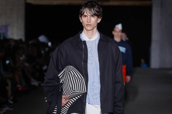 MSGM 2025年春夏コレクション - 海辺のきらめき、水面のゆらめき