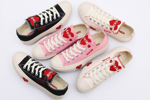 コンバース24年秋冬スニーカー「メニーハーツ」シュータン＆第1ハトメなどに“赤ハート”モチーフをオン