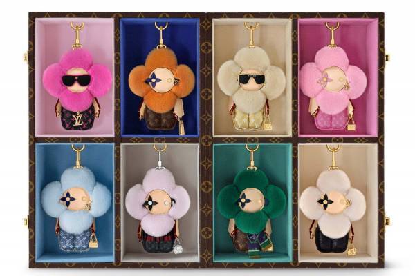 ルイ・ヴィトン「ヴィヴィエンヌ」“ファッショニスタ風”バッグチャーム、花型ファー×レザーで