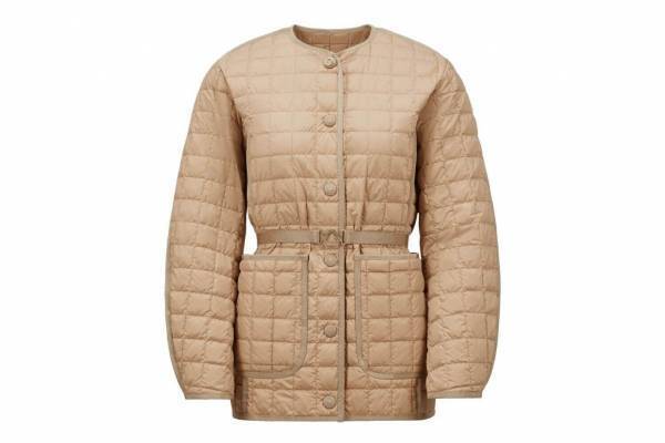 モンクレール24年秋冬、レザーロゴ配した通気性抜群ダウンジレ＆ベルト付きキルティングコートなど