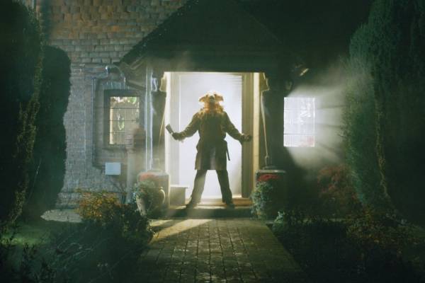 ホラー映画化『メリーおばさんのひつじ』どこまでもついてくる“血まみれ羊人間”、アメリカの童謡を着想源に