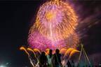 茨城「大洗海上花火大会」夜空＆海を彩る約15,000発、音楽ライブやビーチサウナも