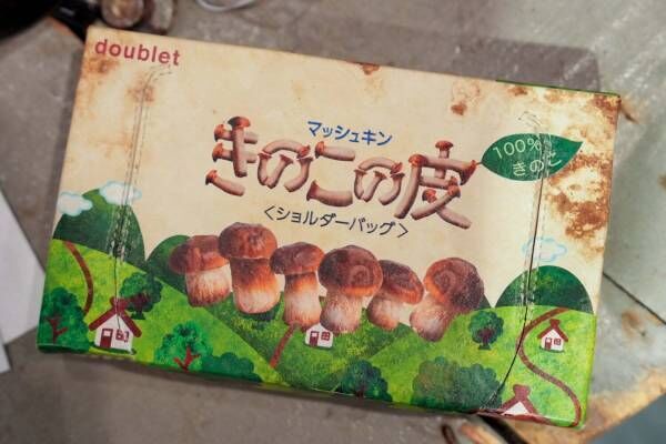 ダブレット“おしゃれに推し活”25年春夏バッグ、透明窓やトレカケース付き - うちわ用レザーバッグも