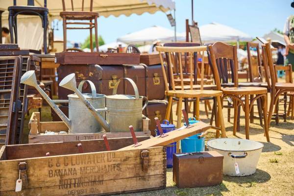 大阪・万博記念公園で「万博蚤の市」アンティーク＆ヴィンテージショップ100店以上が集結