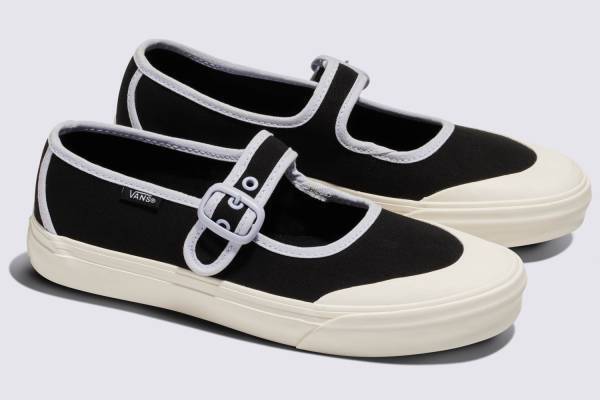 VANS「メリージェーン」スニーカー24年夏新色、“オールブラック”や縁取り際立つモノトーンで