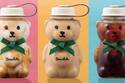 タリーズコーヒー“クマ型”ボトル「ベアフル ハグミーボトル」カフェラテやシェイクと共に