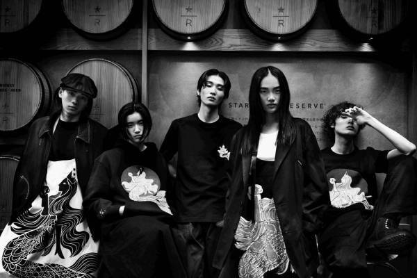 スターバックス×ワイルドサイド ヨウジヤマモトのエプロンやフーディー、中目黒のロースタリー 東京で