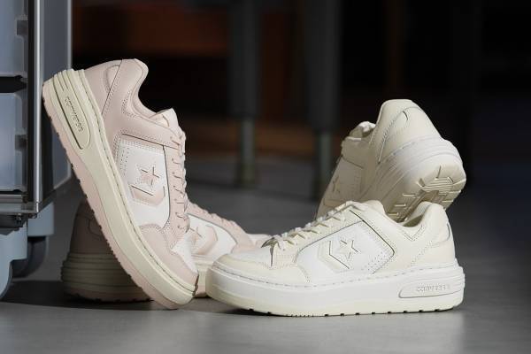 コンバース「ウェポン」厚底ウィメンズスニーカー、ニュアンスカラーのレザーアッパー