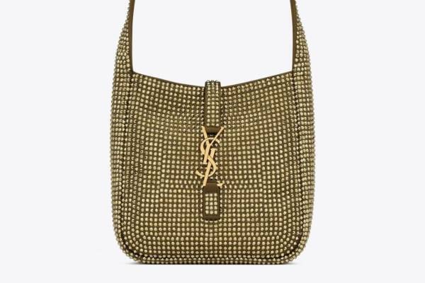 サンローラン「ル・サンカセット」伊勢丹新宿限定“ライトストーン煌めく”バッグ、贅沢ファーコートも