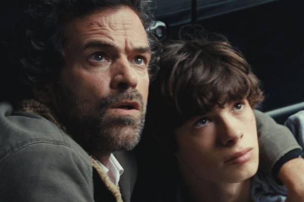 フランスのスリラー映画『動物界』人間が動物に“突然変異”する奇病、分断の広がる近未来を描く