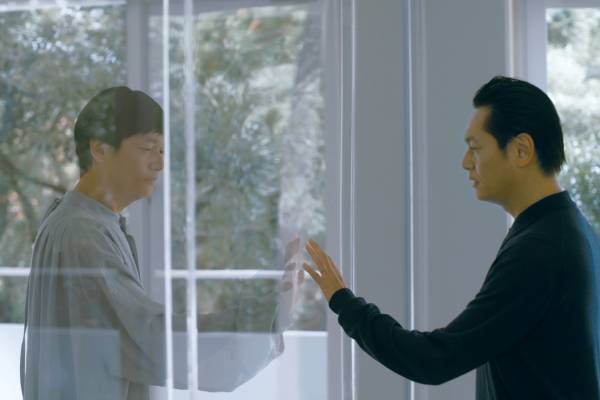 映画『徒花-ADABANA-』主演・井浦新、不治の病を前にもう1人の自分を殺せるか？近未来SF