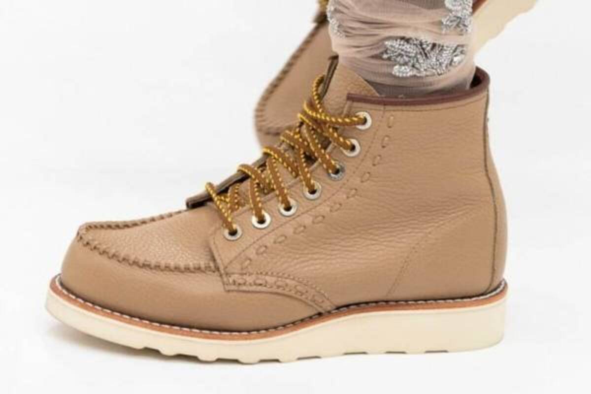 UGG×コリーナ ストラーダの24年春夏コラボシューズ 柔らか
