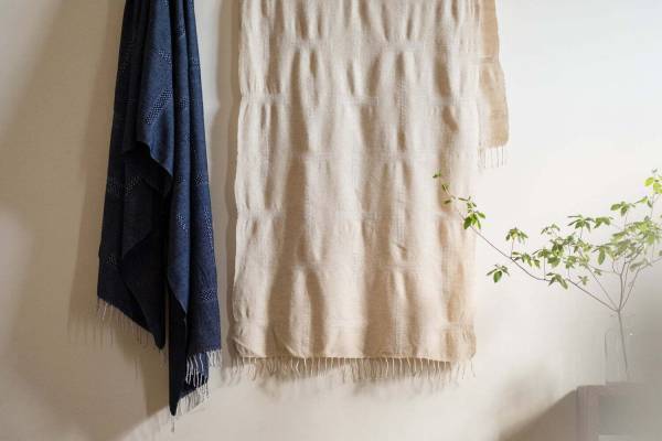 アトリエシムラ×ホリノウチマヨ「冬のストール展」東京＆京都で、透け模様のストールなど展示販売