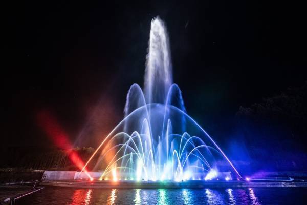 御殿場高原 時之栖の“日本最大級”イルミネーション、約500万球の輝き＆噴水レーザーショーも