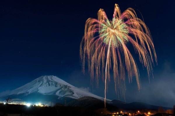 花火大会「富士山花火2024」富士山南麓2合目で開催、日本最高峰の花火師たちの作品を打ち上げ