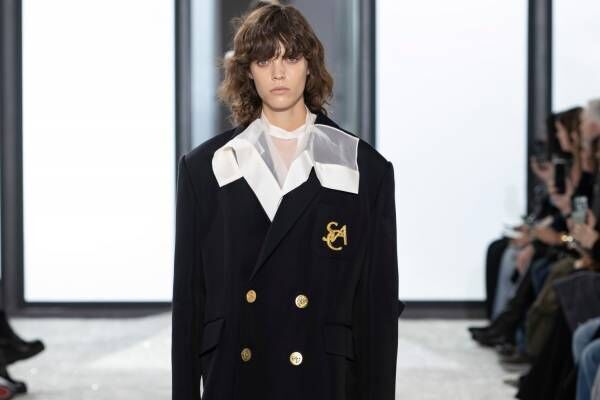 sacai 2025年春夏ウィメンズコレクション - 原点のアイディアと今の視点から、新しさへ