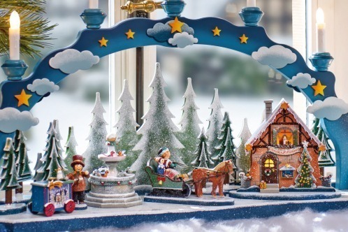 麻布台ヒルズのクリスマスマーケット2024、ドイツのクリスマス用品店「ケーテ・ウォルファルト」出店