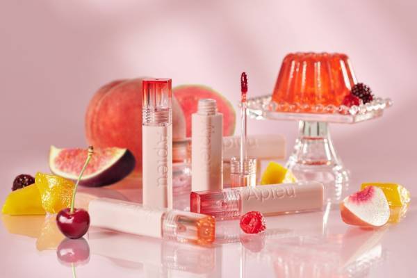 アピュー「もぎたて果実」24年冬コスメ、“ちゅるんツヤ”リップティント＆果物イメージの水チーク