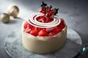 W大阪の2024年クリスマス、ホワイトチョコで囲ったショートケーキやジャスミン香るチーズケーキ