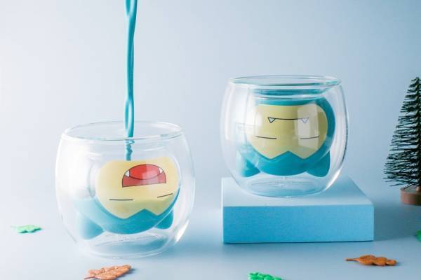 「ポケモン」のダブルウォールグラス、プリン＆カビゴンの顔がドリンクを注ぐと現れる