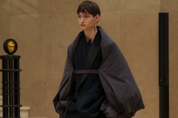 レインメーカー2024年秋冬"和装着想"防水コートや布団モチーフのアウターなど