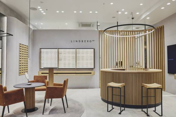 アイウェア「リンドバーグ」初の旗艦店が東京・銀座に、200本超える眼鏡＆カスタムオーダー