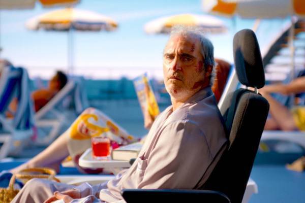 映画『ボーはおそれている』ホアキン・フェニックス×アリ・アスター、現実と妄想の狭間に揺れる帰省の旅