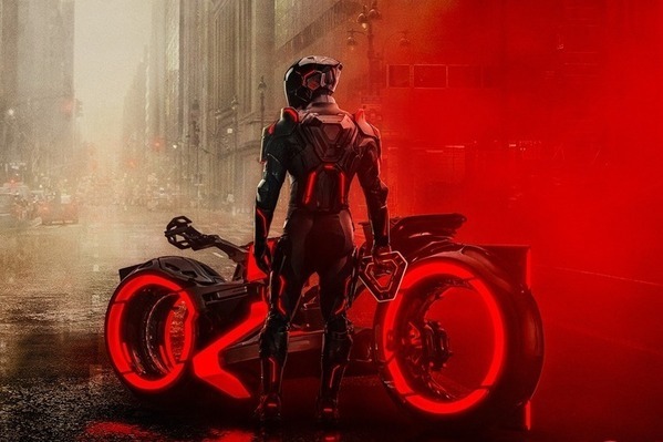 映画『トロン：アレス』SFシリーズ第3弾、デジタル世界の高度なプログラムが現実世界に襲来