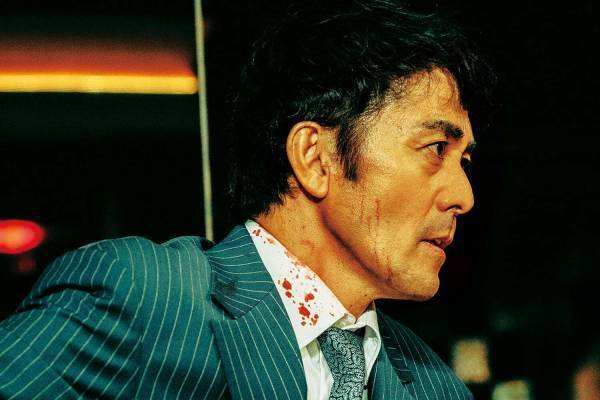 映画『ショウタイムセブン』阿部寛主演 - 報道番組と爆破テロが同時進行、“生死を分ける”生放送