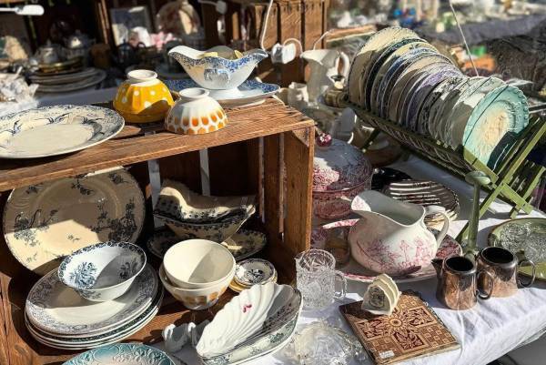 蚤の市「渋谷蚤の市」東京・渋谷ガーデンタワー屋外広場にヴィンテージ＆アンティークなど約100店