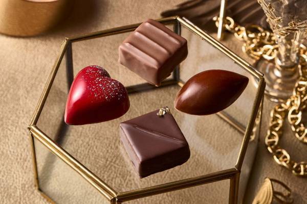 セント レジス ホテル 大阪25年バレンタイン、ラズベリーのチョコレート＆シャンパントリュフなど