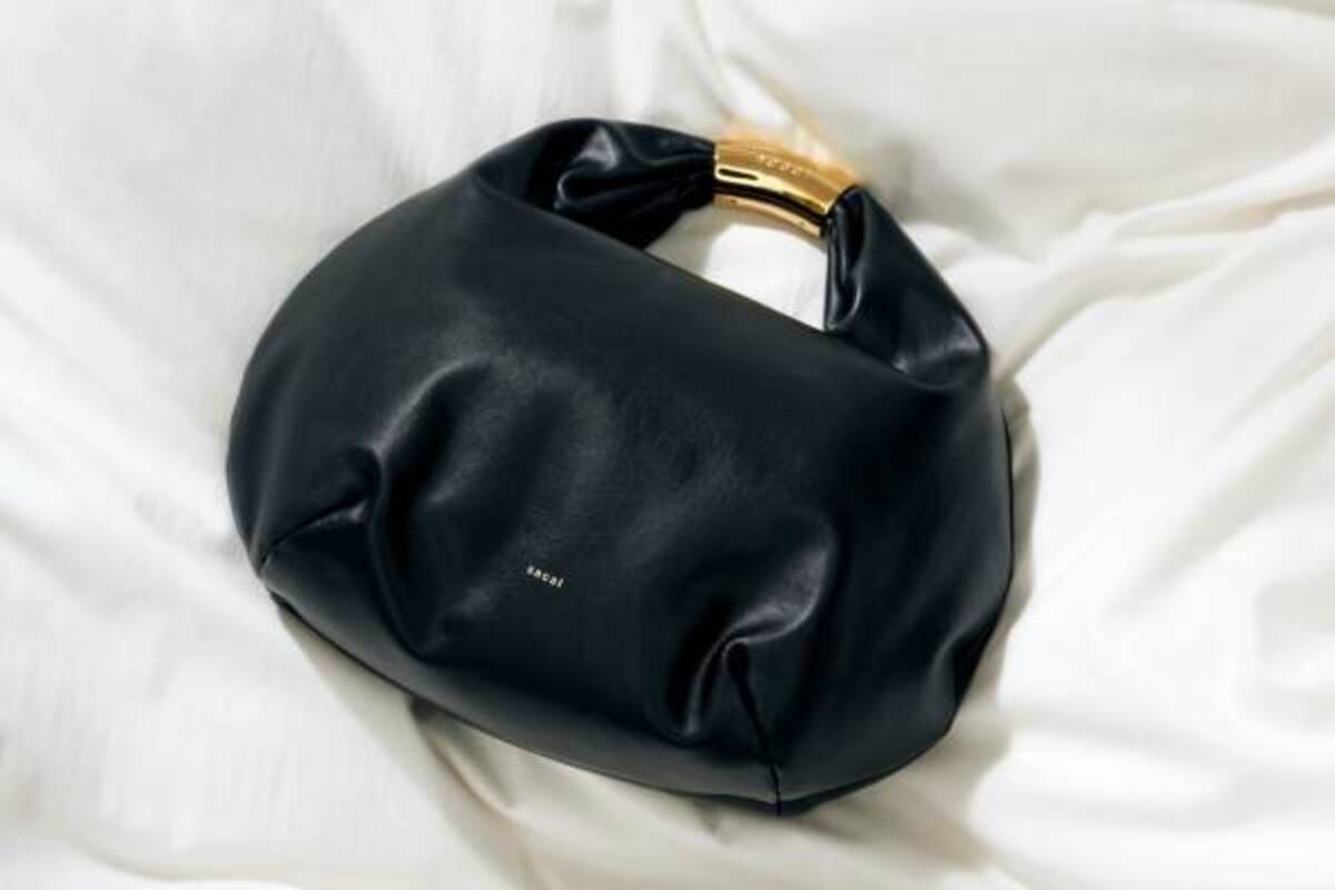 sacai25年春夏“ふっくら軽い”パデッドレザーバッグ＆チェーン付き3WAY 