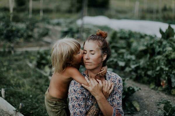 映画『ただ、愛を選ぶこと』北欧ノルウェーの森で暮らす家族の喪失と再生を映すドキュメンタリー